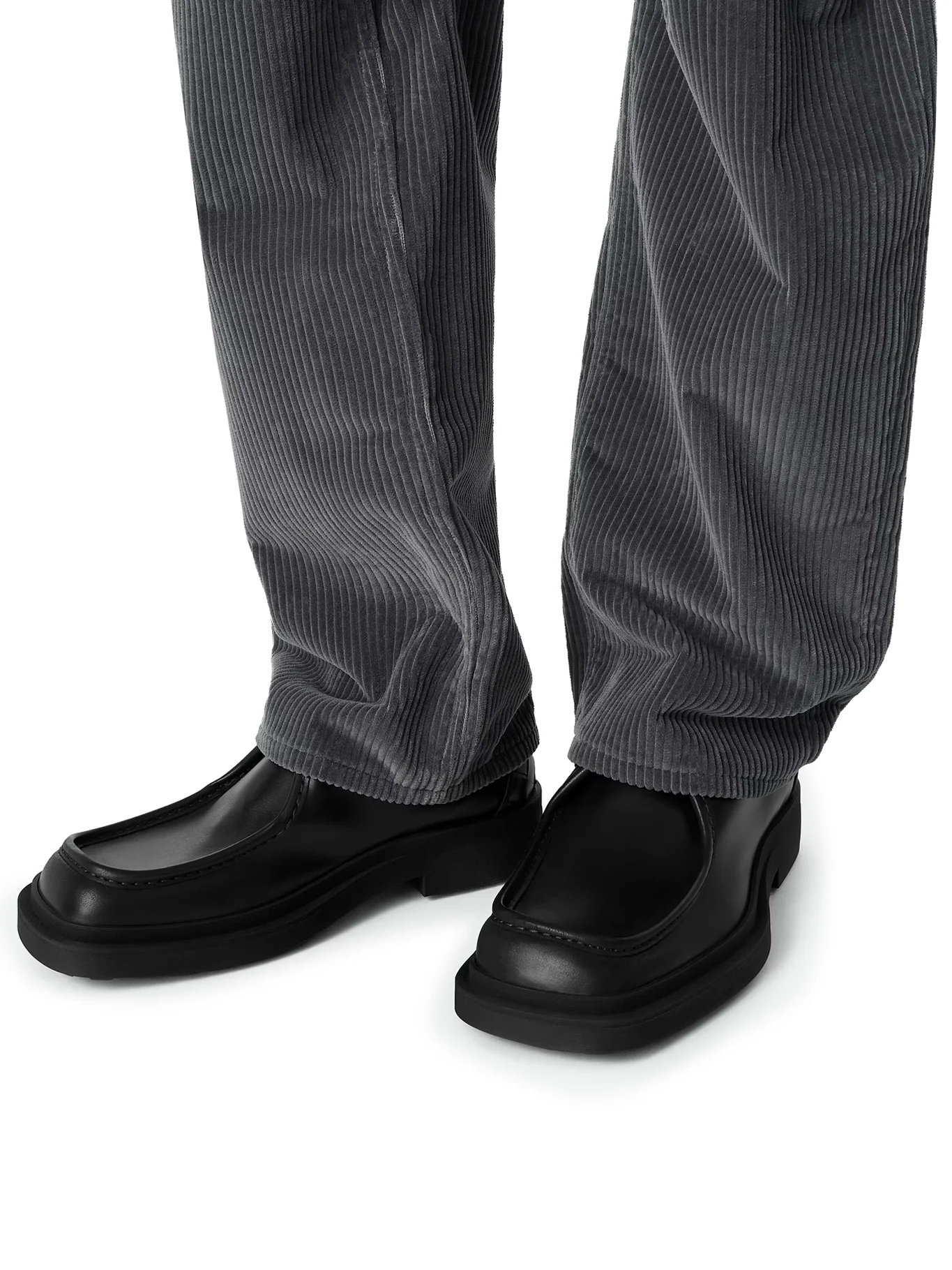 WELL-LACED LEATHER SHOES - Image 2