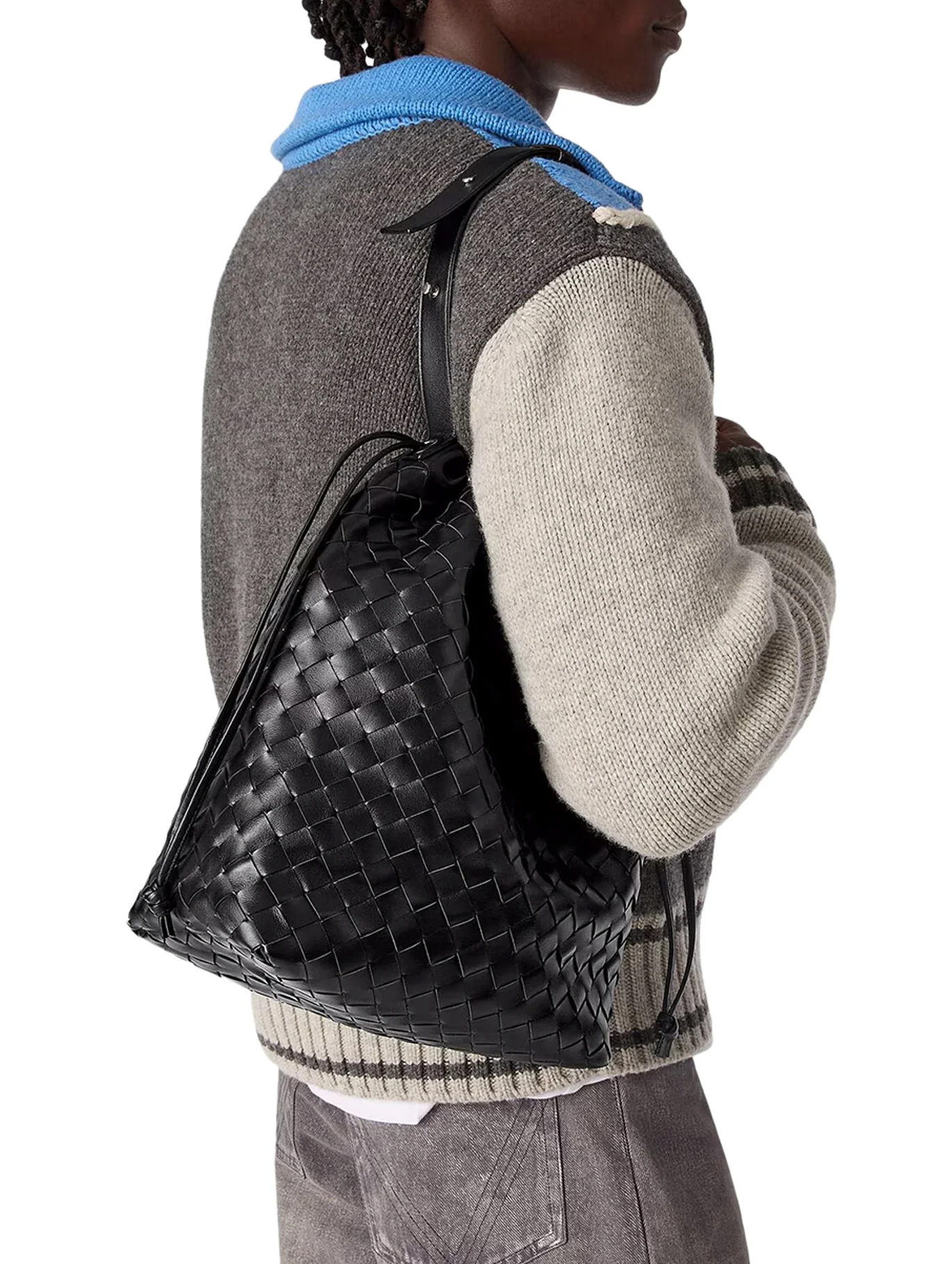 AVENUE BUCKET BAG - Image 2