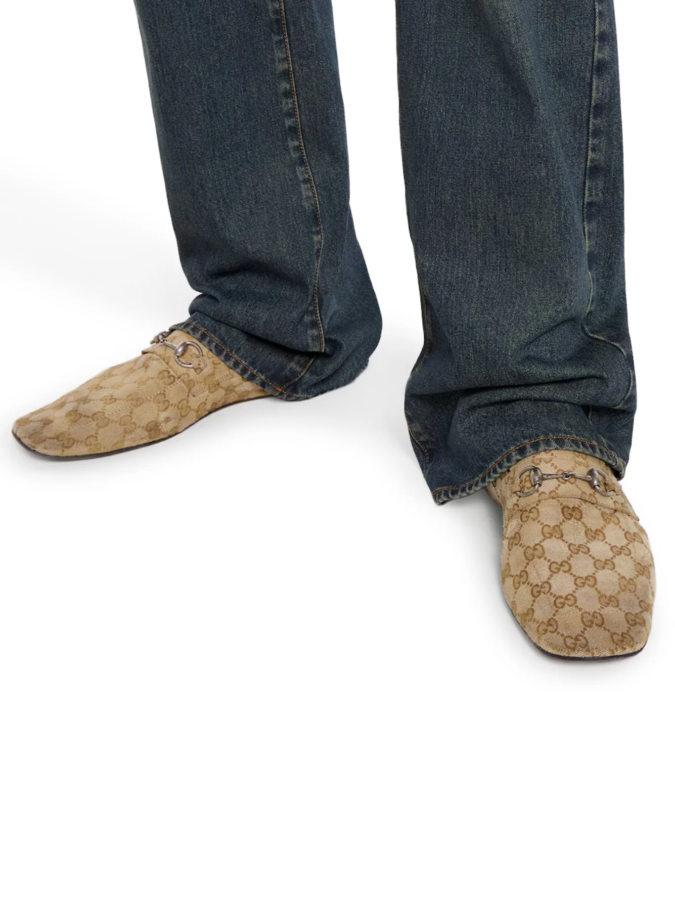 LIVED-EFFECT MOCCASIN WITH HORSE CLIP - Image 3