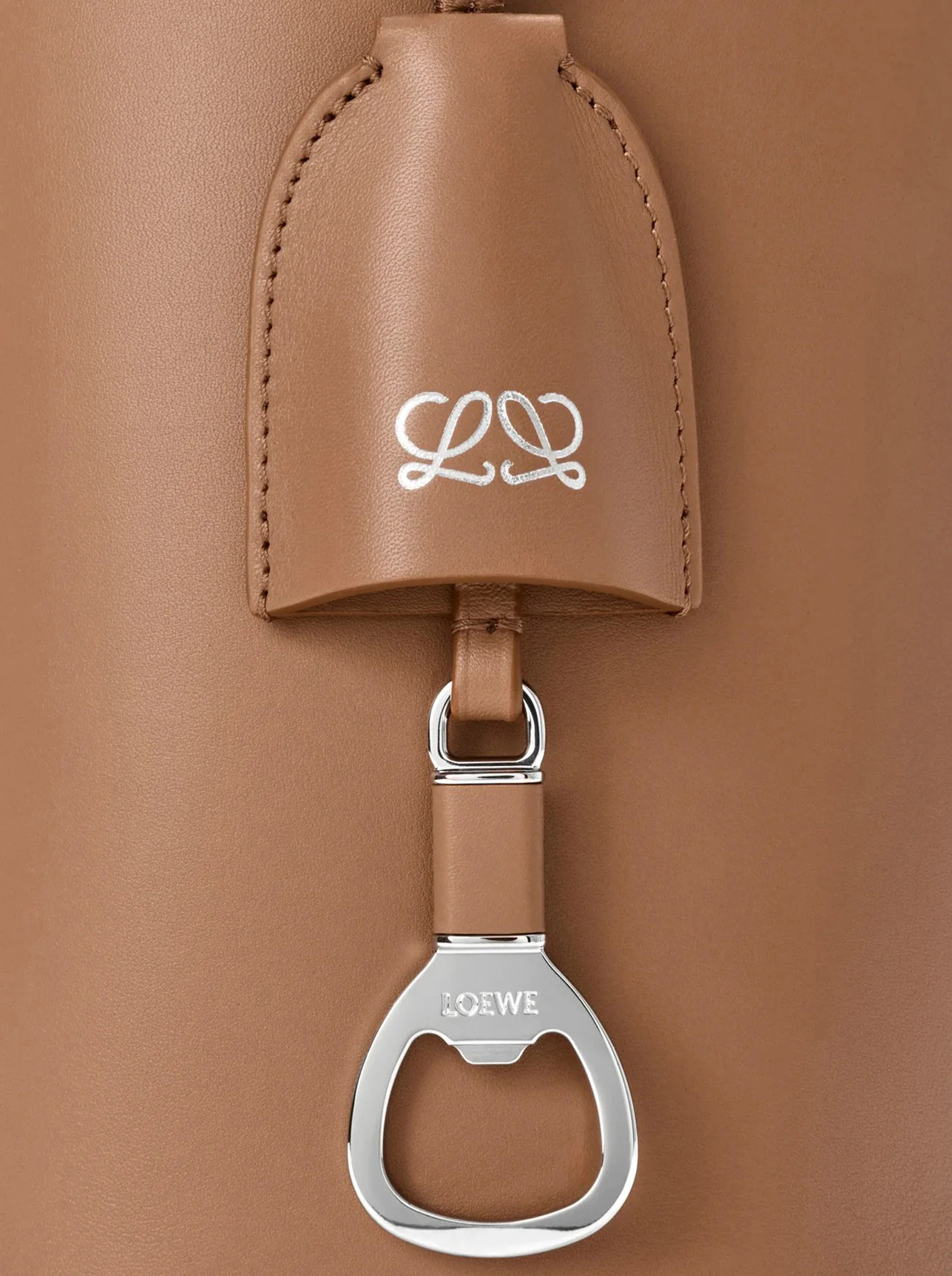 BILBAO MEDIUM BUCKET BAG IN SMOOTH CALFSKIN - Image 2