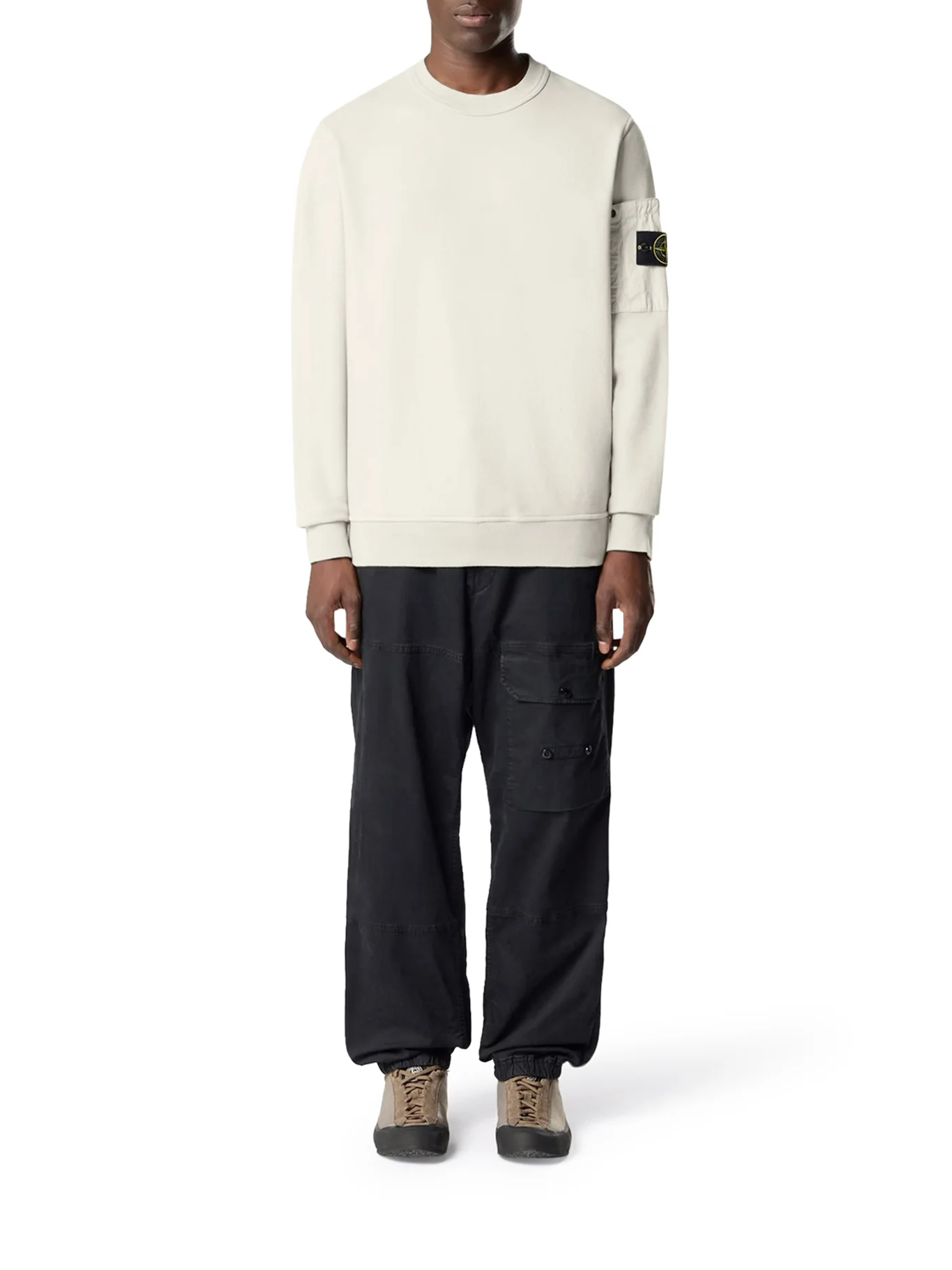 REGULAR FIT CREW NECK SWEATSHIRT WITH SEASONAL POCKET - Image 2
