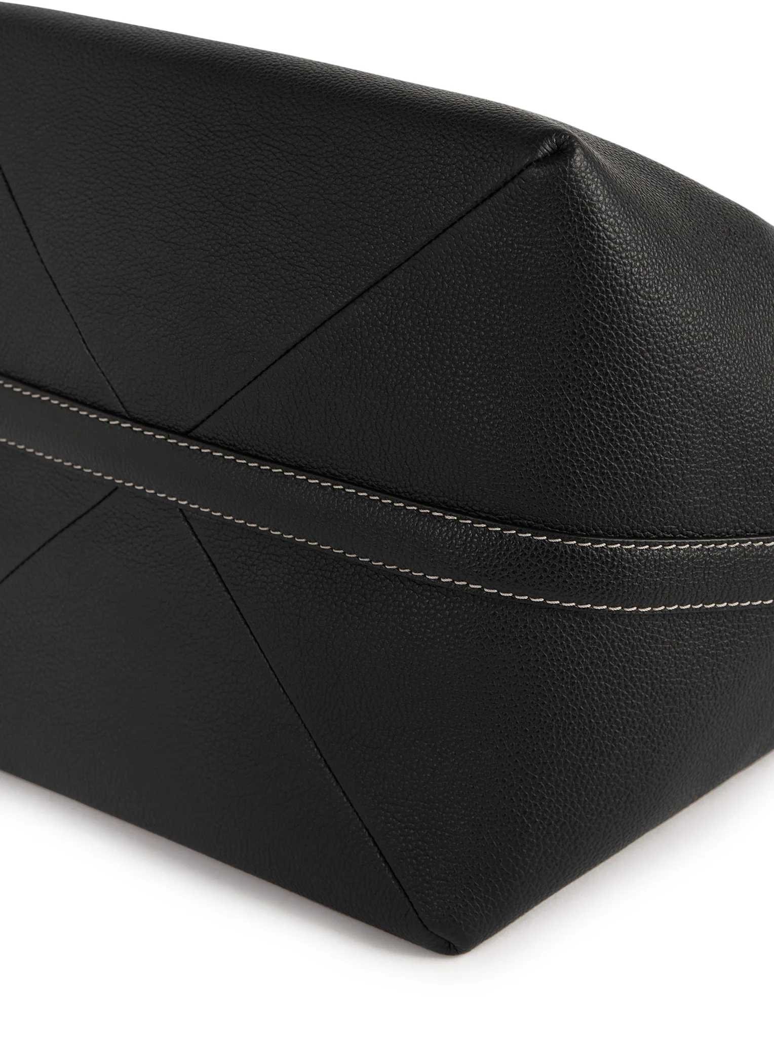 BELTED TOTE BAG IN HAMMERED CALFSKIN - Image 5