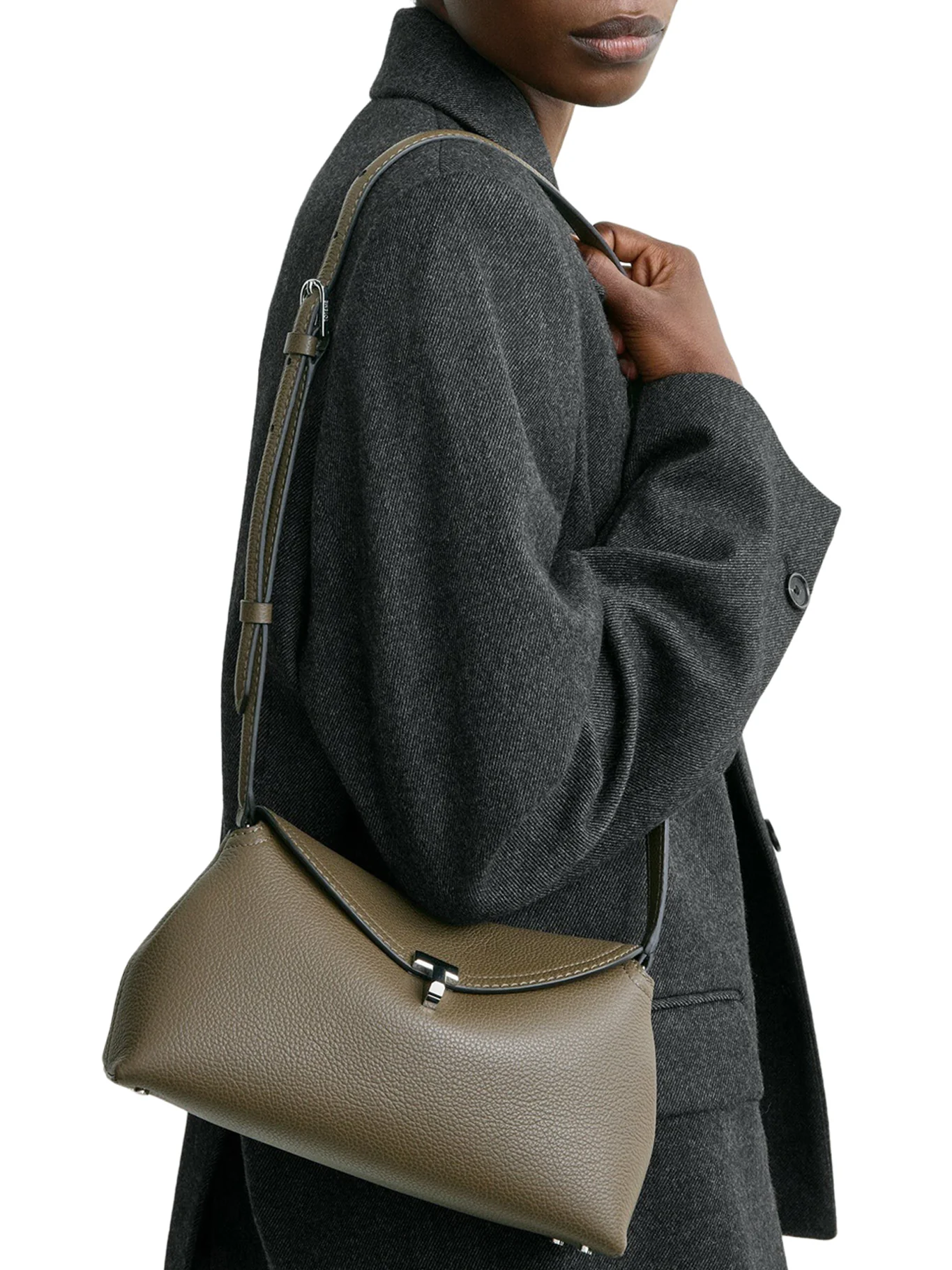T-LOCK HAMMERED LEATHER CLUTCH - Image 3